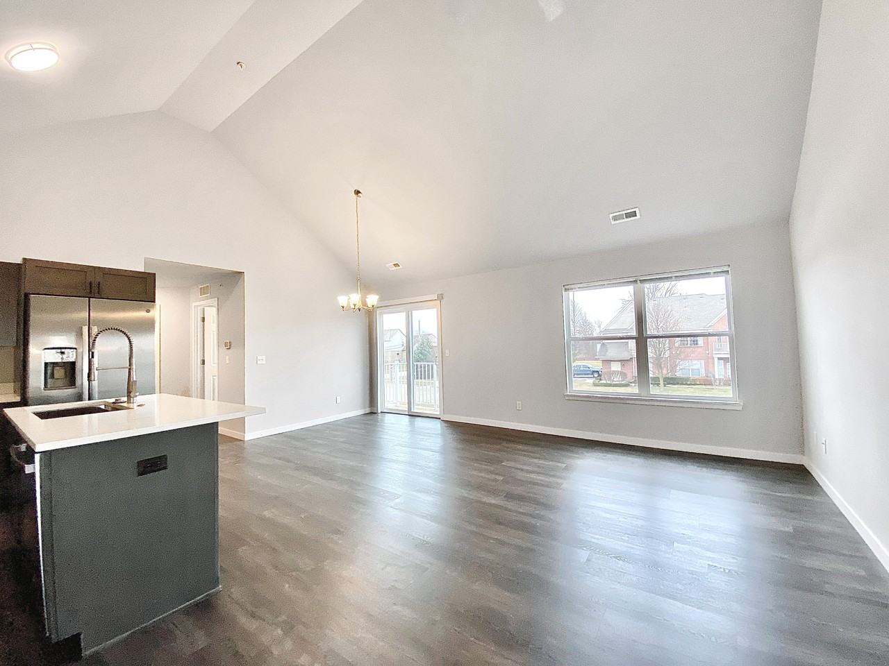 Ashbury Ct - Photo 2 of 15