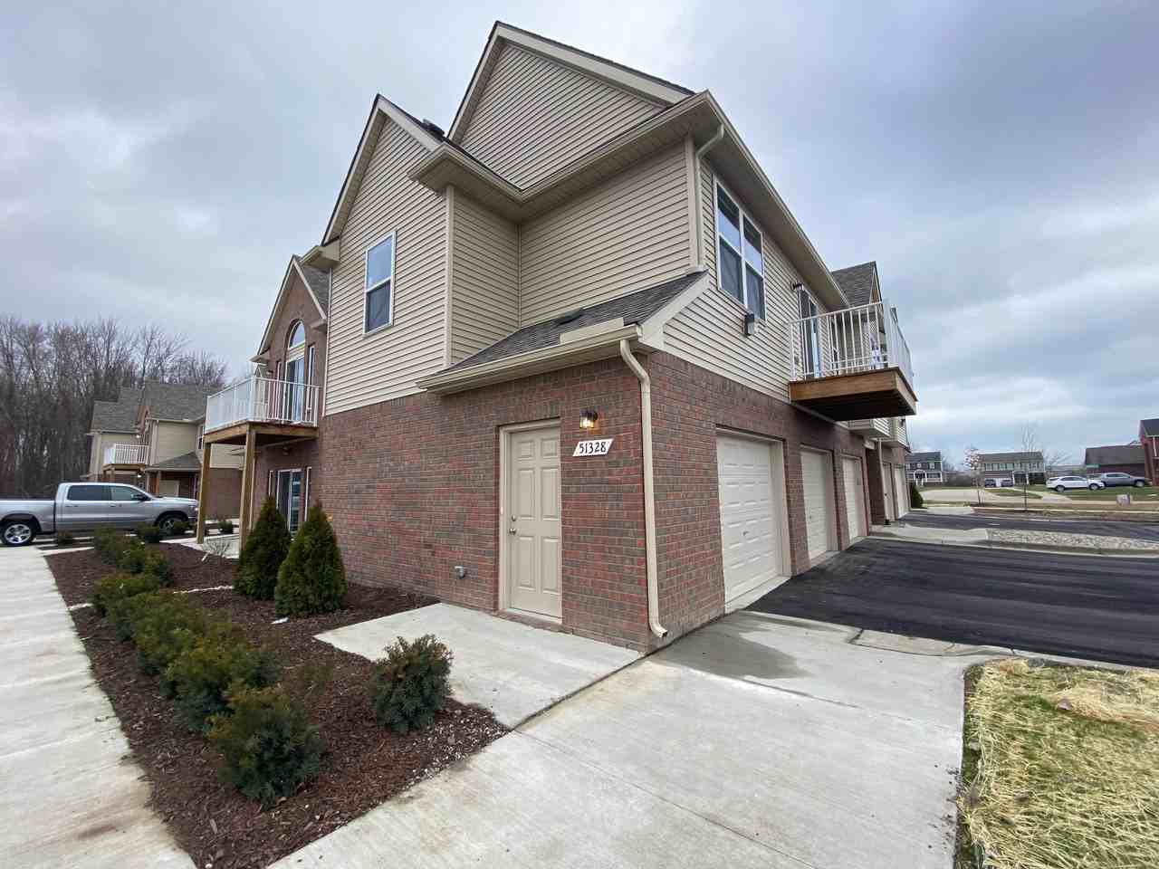 Ashbury Ct - Photo 3 of 15