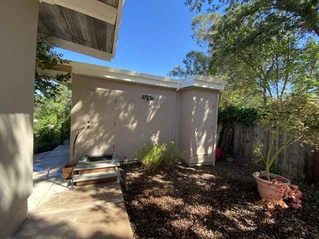 20 Boulevard Ct #B - Photo 2 of 2