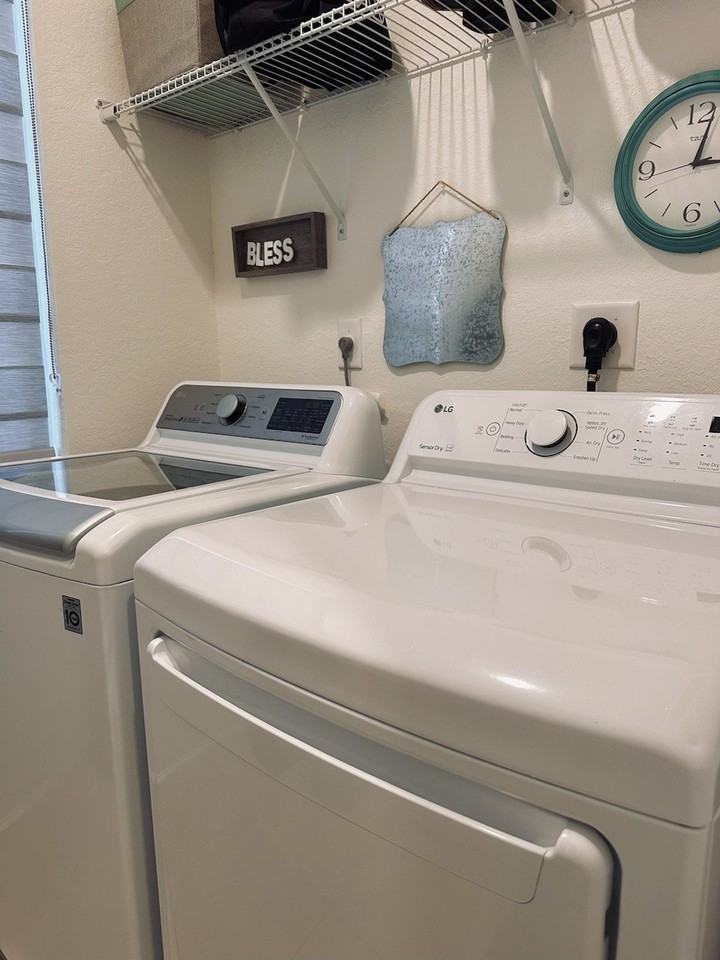 2417 Se 10th St - Photo 3 of 24