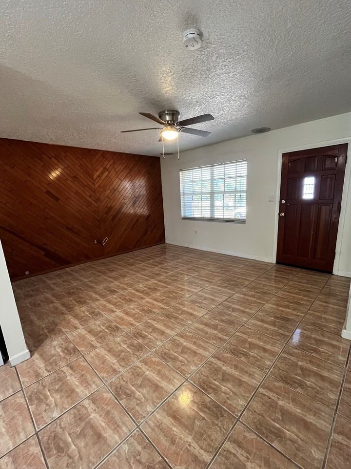 523 Columbia Ave #NA - Photo 3 of 14