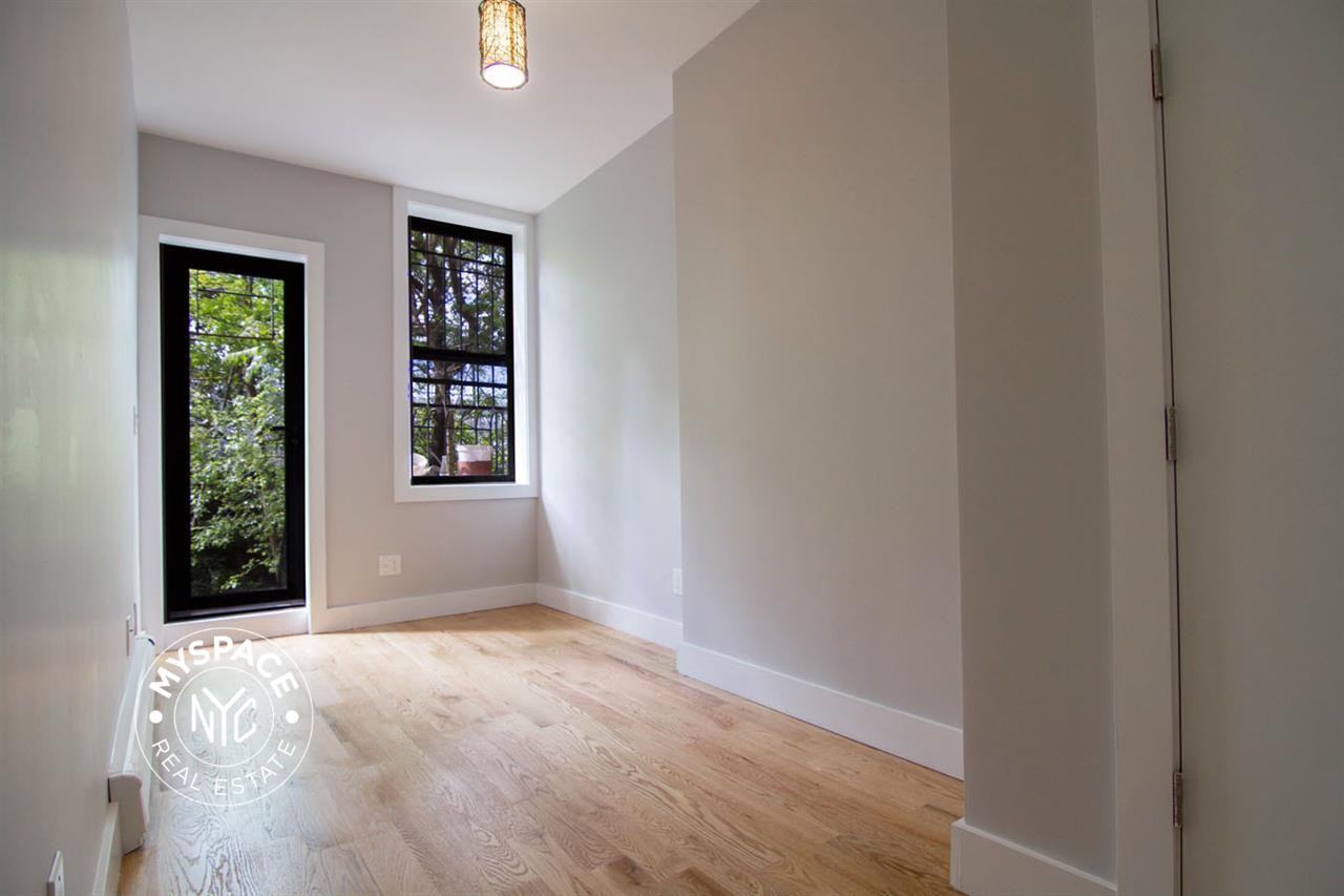 1044 Putnam Ave #2 - Photo 5 of 22