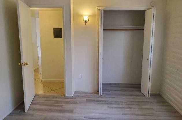 1826 South Rosemont Avenue - Photo 2 of 4