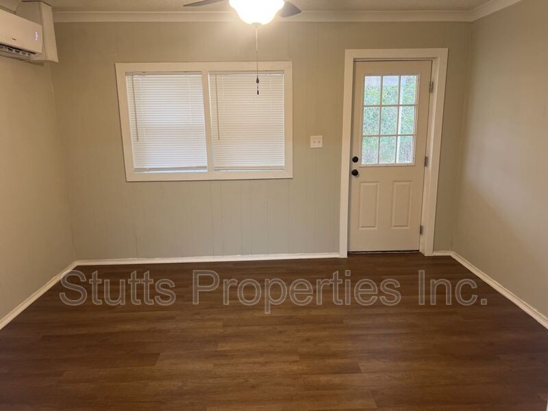 514 S Connor St - Photo 2 of 8