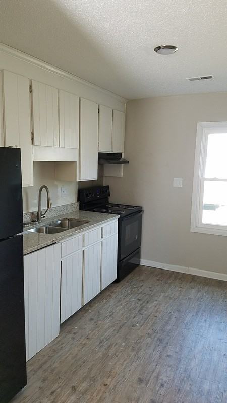 244 Rose St - Photo 4 of 5