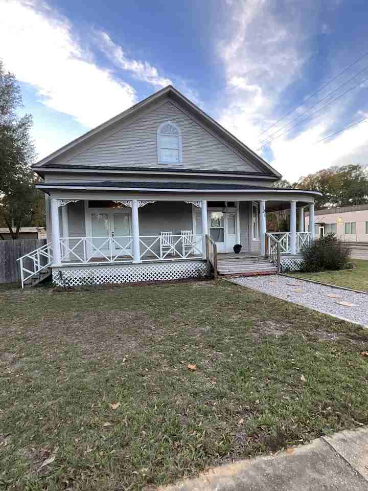 101 South Royal Street - Photo 2 of 4