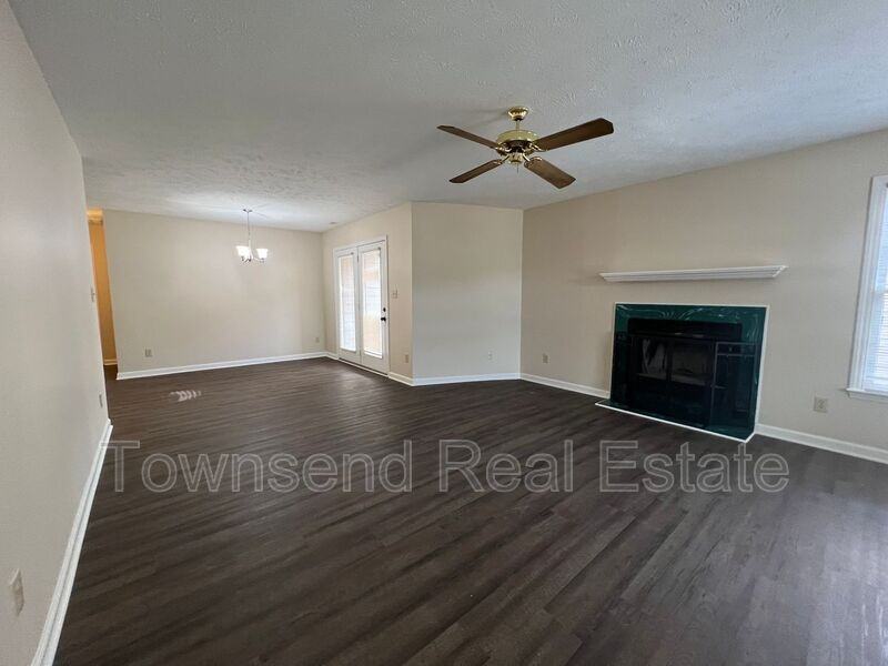 2587 Gotts Ln - Photo 2 of 9