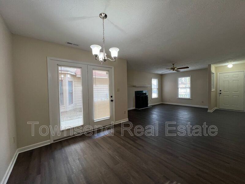 2587 Gotts Ln - Photo 3 of 9