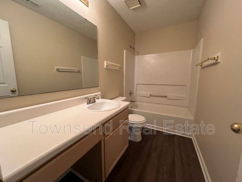 2587 Gotts Ln - Photo 5 of 9