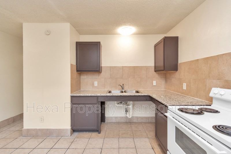 6607 Brittmoore Rd - Photo 5 of 20