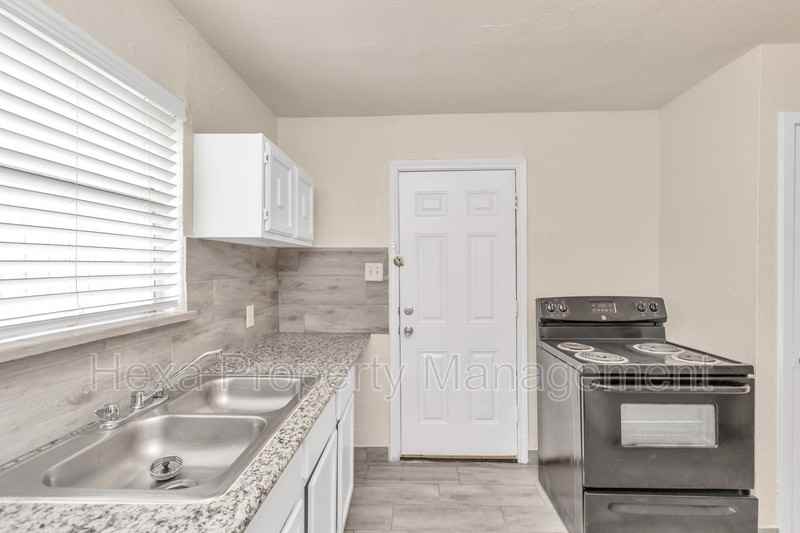 3822 Dabney St - Photo 3 of 28