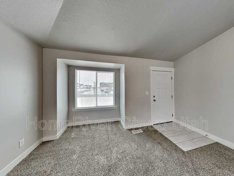 1375 E Rachel Way - Photo 7 of 28