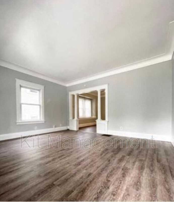 828 Toronto Ave - Photo 2 of 10