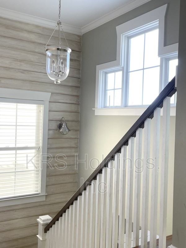 2604 E Pembroke Ave - Photo 2 of 34