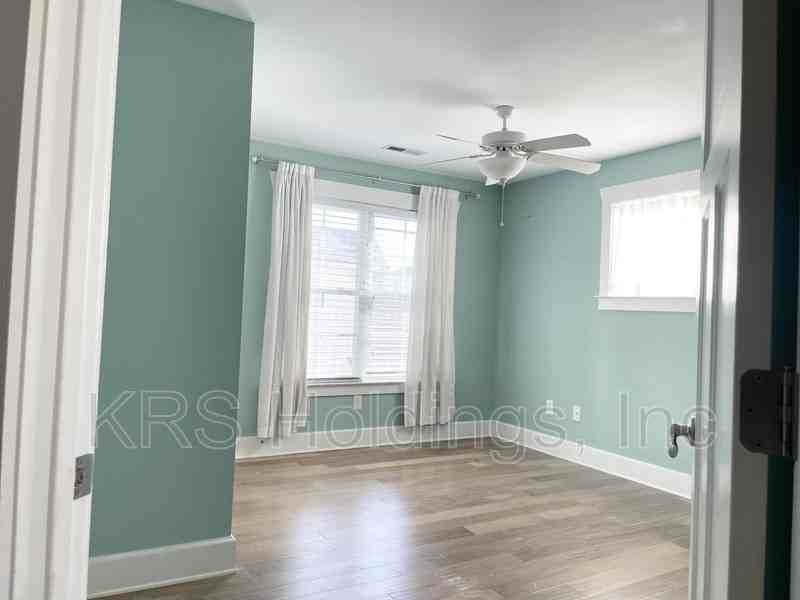 2604 E Pembroke Ave - Photo 5 of 34