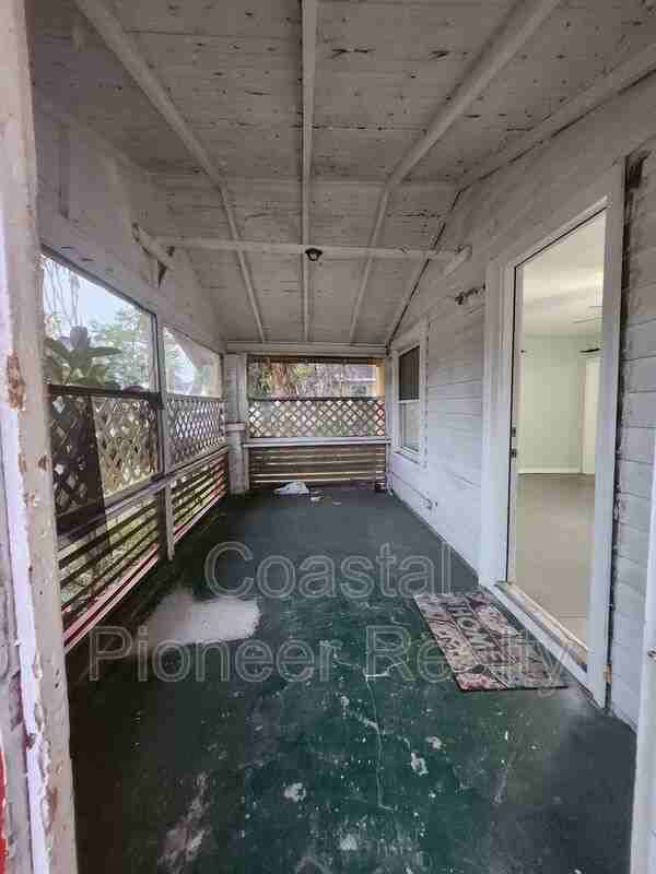 701 Newton Ave S - Photo 2 of 19