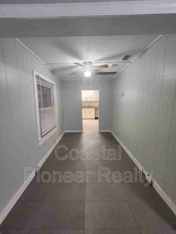 701 Newton Ave S - Photo 7 of 19