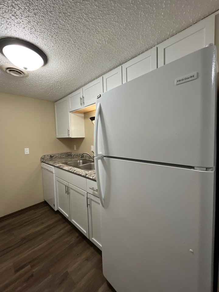 2343 B - Photo 2 of 6