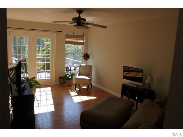 112 Lexington Blvd #112 - Photo 3 of 19