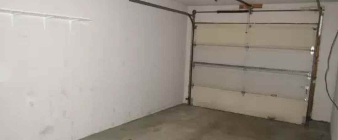 25611 Thelmadale Drive - Photo 3 of 10