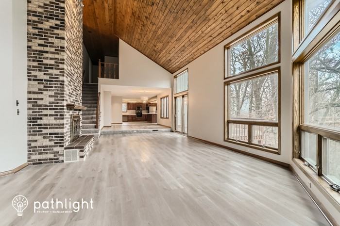 13090 Ottawa Cir - Photo 2 of 33