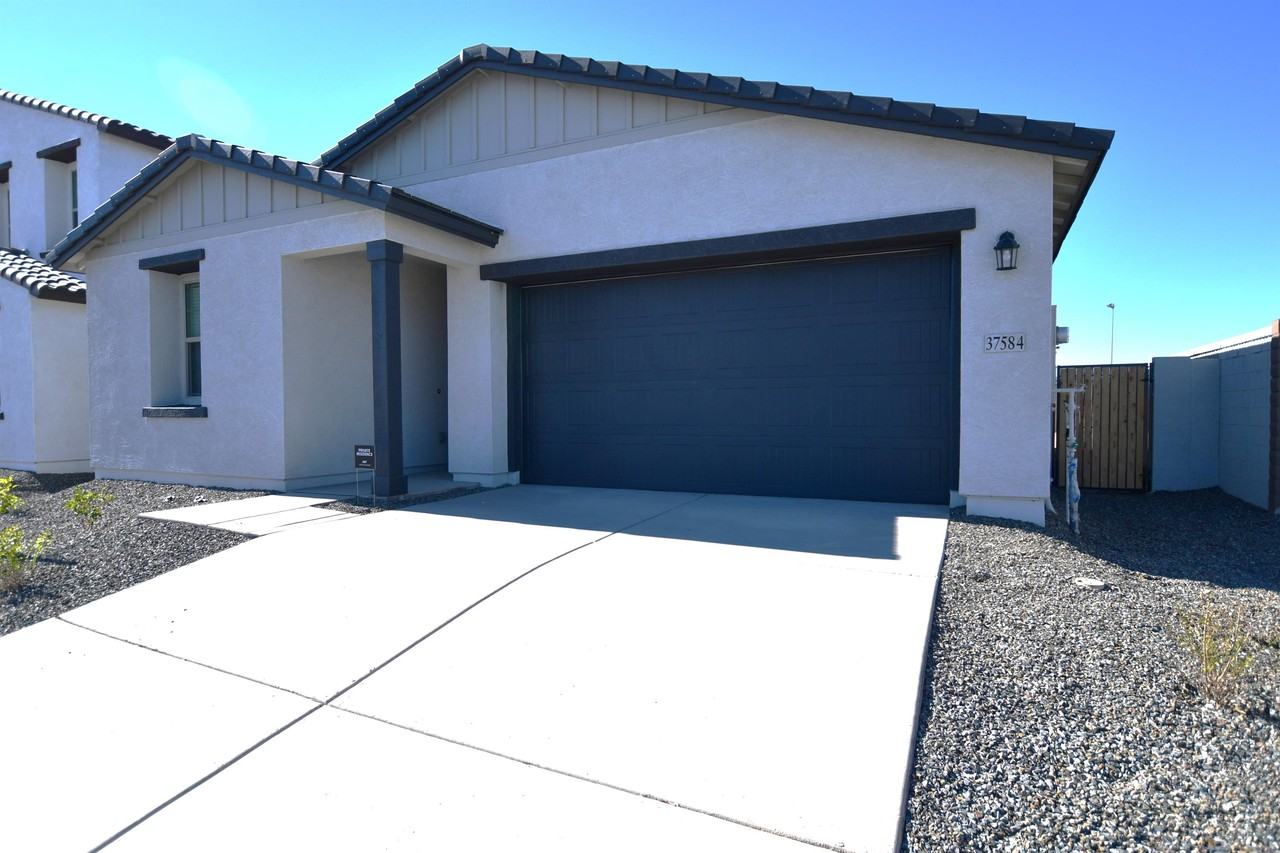 37584 N Singletree Dr #1 - Photo 2 of 21