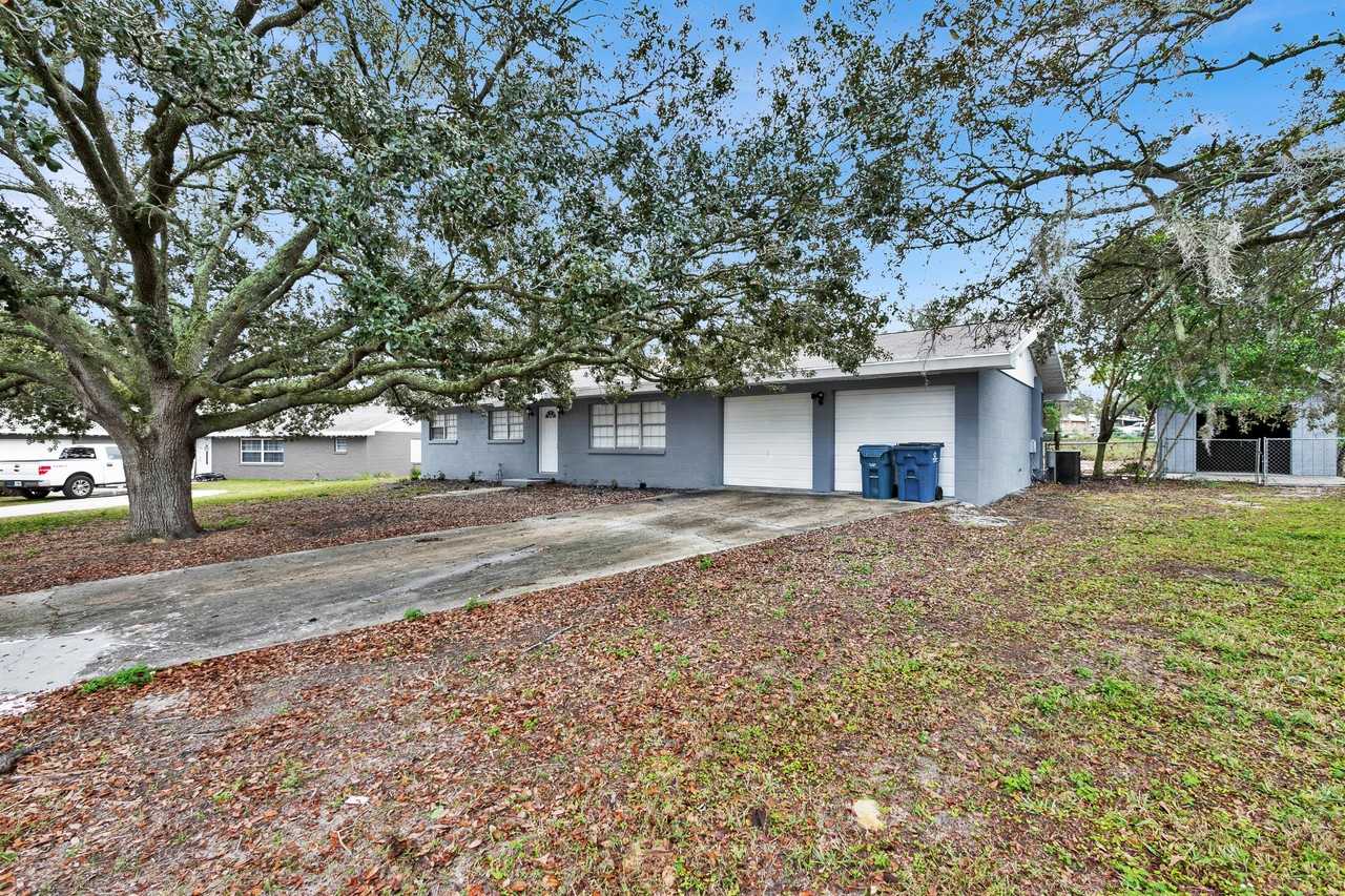 815 Sherwood Dr #1 - Photo 2 of 25