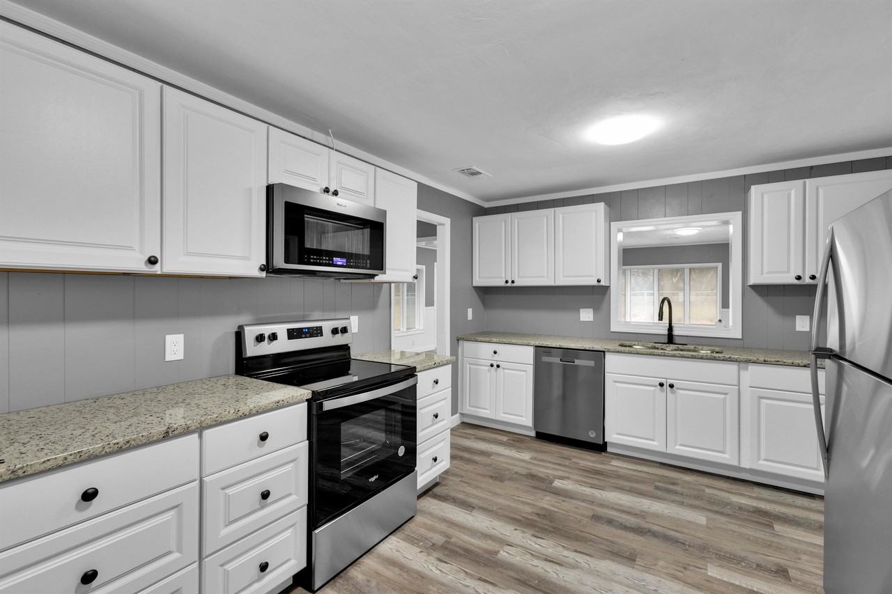 815 Sherwood Dr #1 - Photo 7 of 25