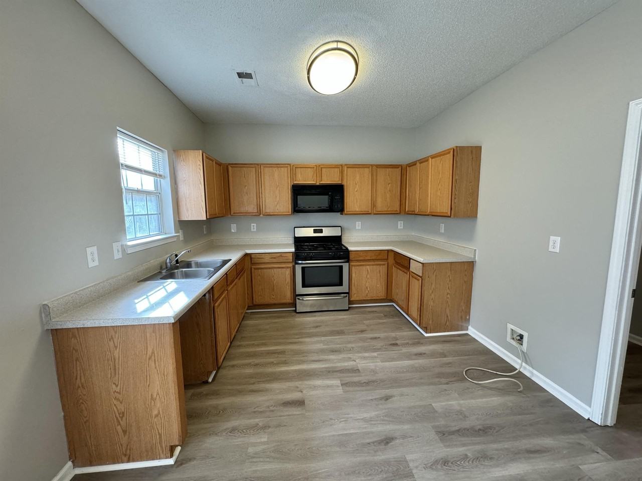 1916 Chadberry Walk #1 - Photo 6 of 16