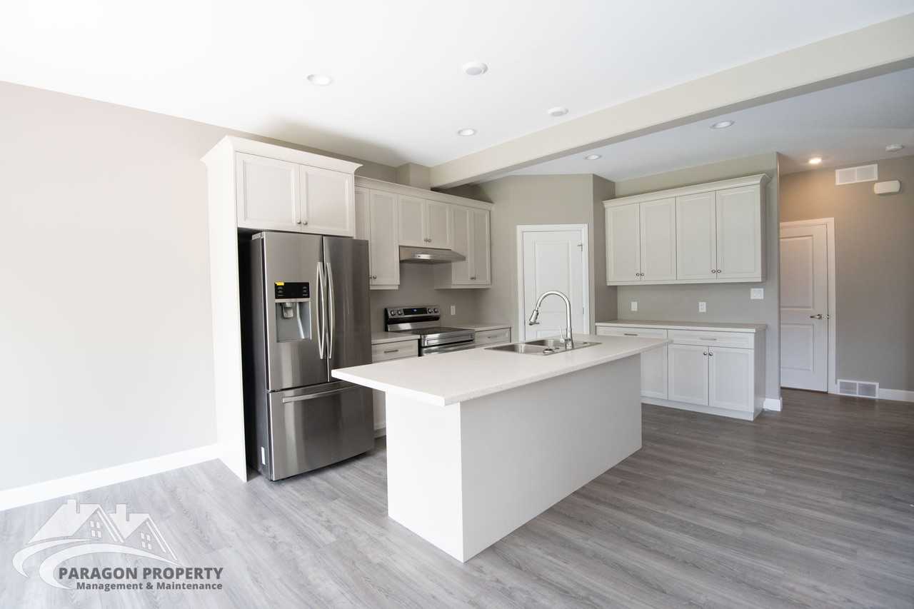 50 Llydican Ave - Photo 2 of 25