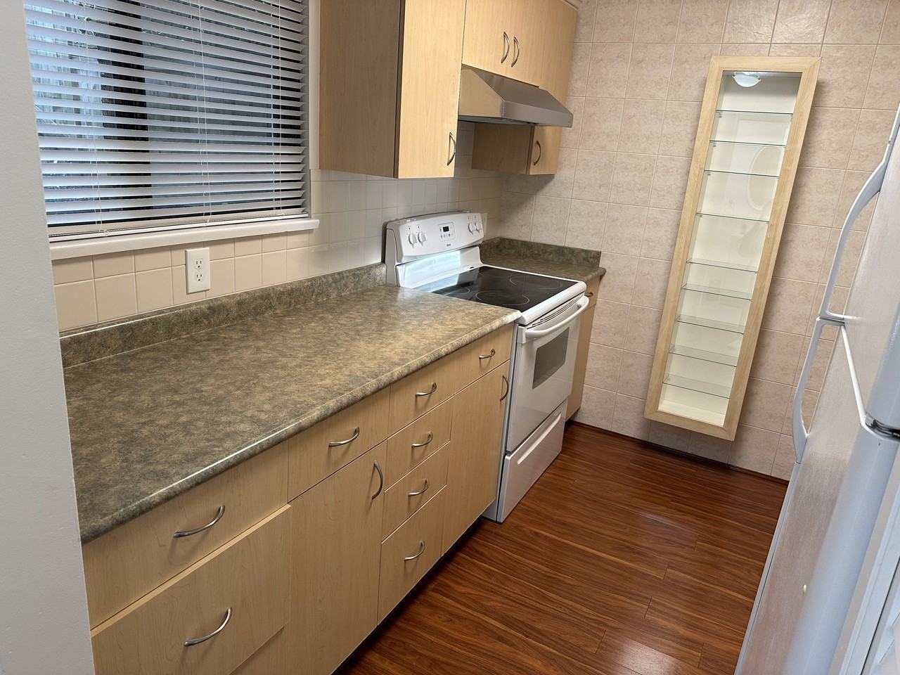 910 Britton Drive - Photo 3 of 18