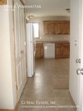 1940 S Powahatan Ct - Photo 2 of 8