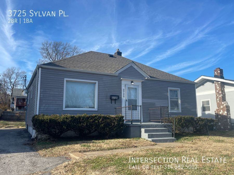 3725 Sylvan Pl - Photo 2 of 15