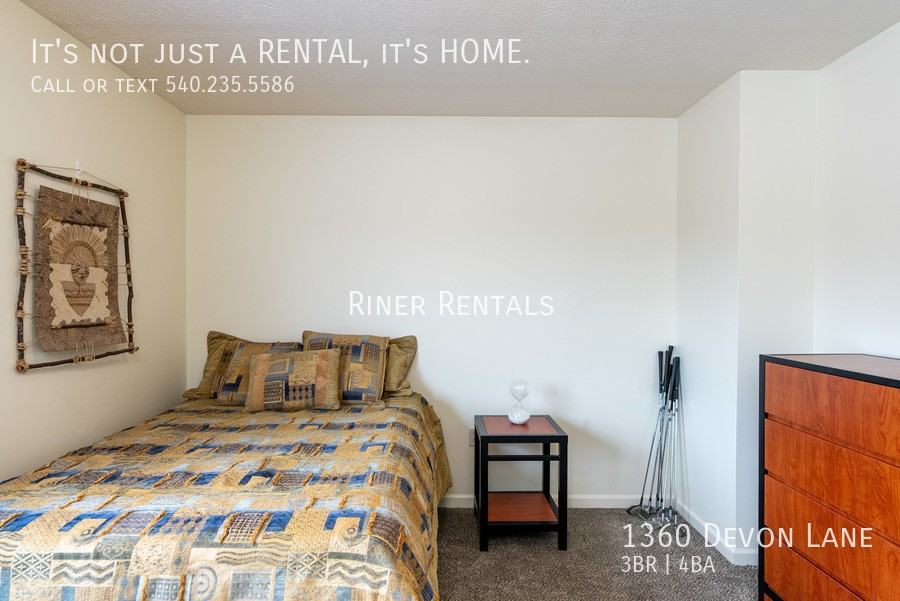 1360 Devon Ln - Photo 2 of 40