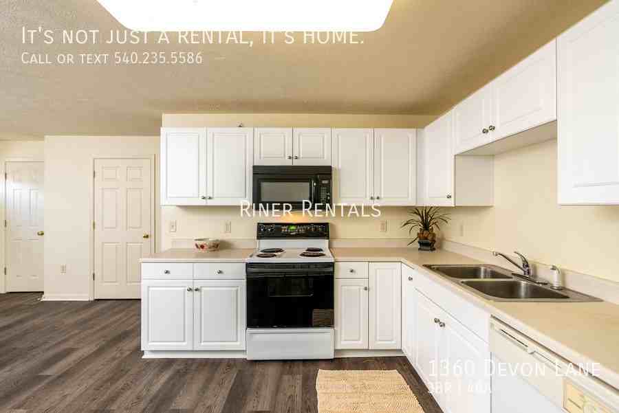 1360 Devon Ln - Photo 4 of 40