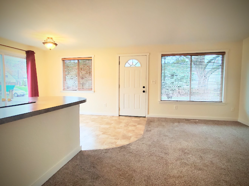 19 W Walnut St - Photo 3 of 8