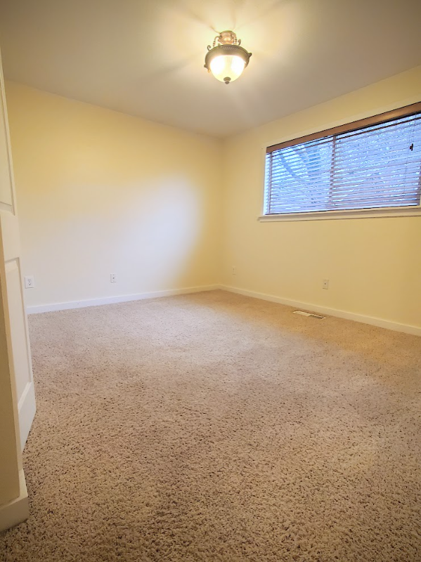 19 W Walnut St - Photo 7 of 8