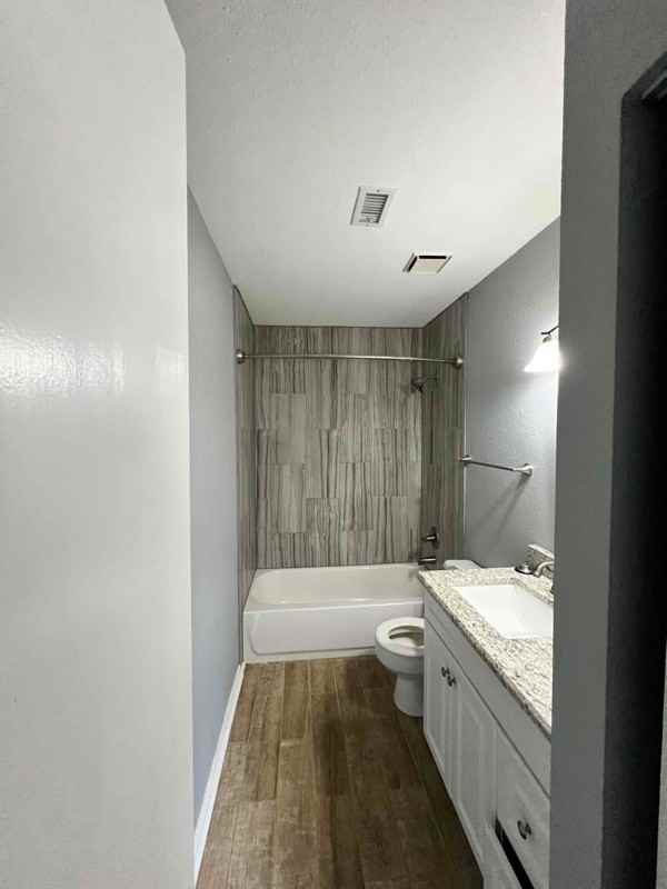 2504 Liberty Ln - Photo 3 of 15