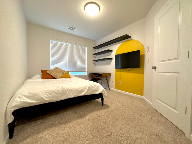 8230 S 132nd St - Photo 5 of 18