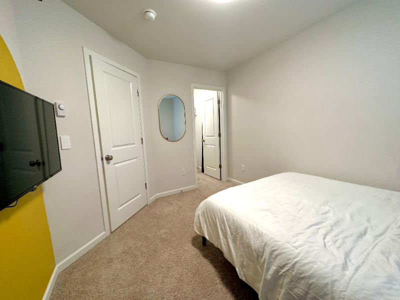 8230 S 132nd St - Photo 7 of 18