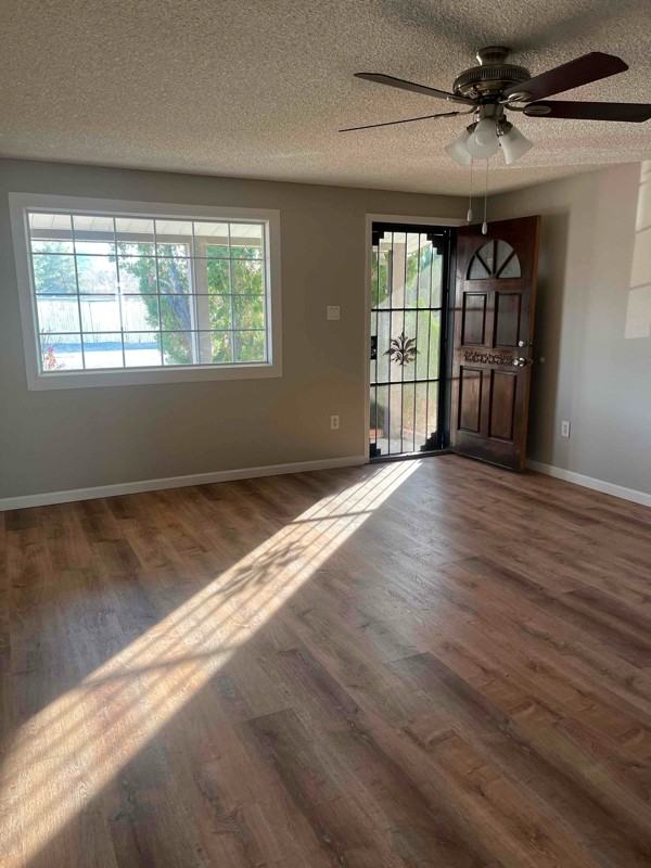 1712 W Voltaire Ave - Photo 3 of 23