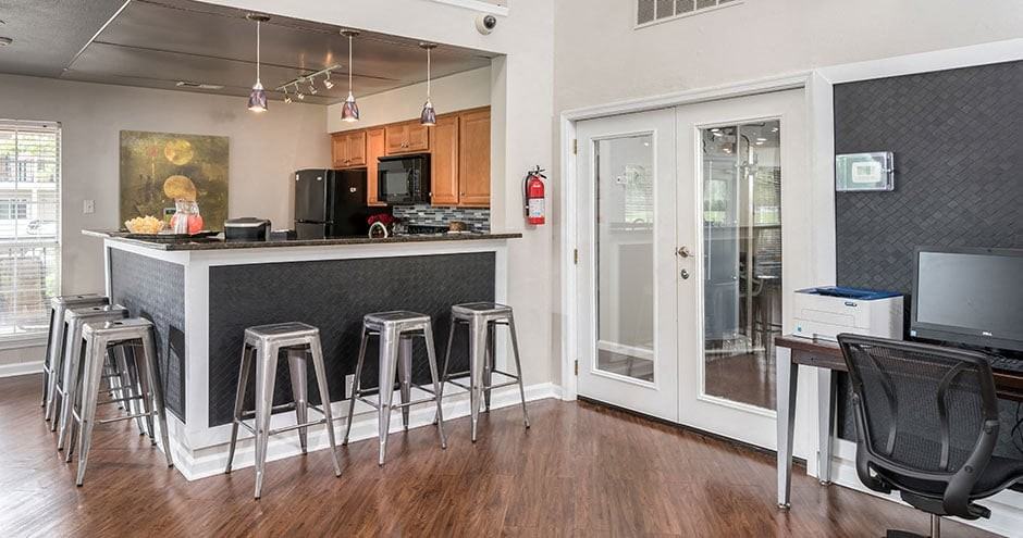 Broadmoor Apartments - Photo 4 of 27