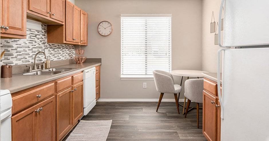 Tuckahoe Creek Apartments - Photo 6 of 27