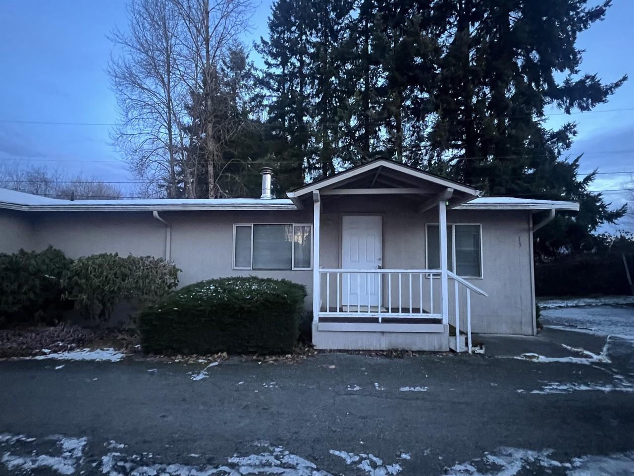 100 S Davies Rd #1 - Photo 2 of 40