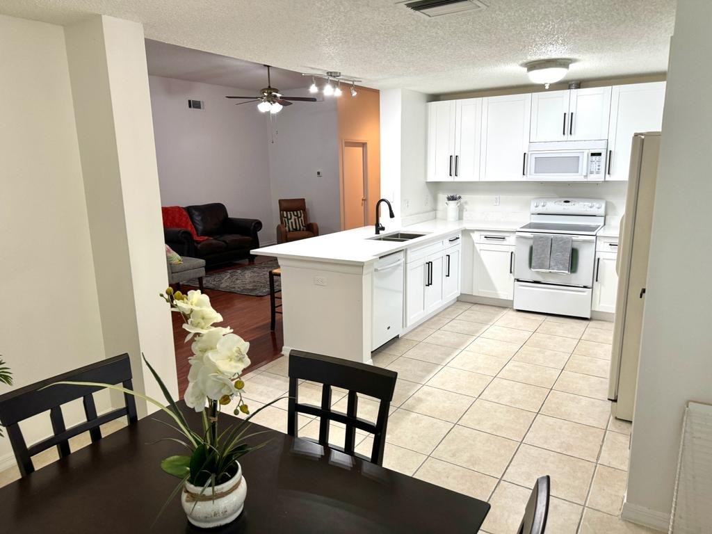 1921 Tupelo Ln #NA - Photo 3 of 18