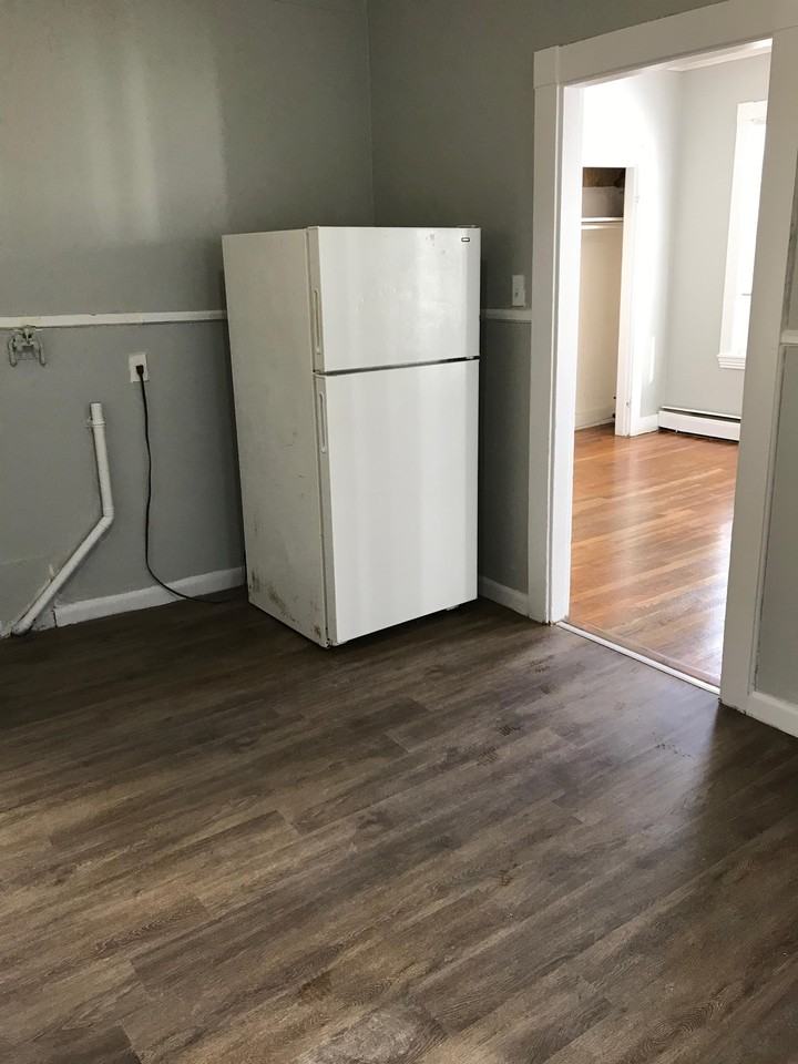 1214 College Street Apartments 12 College St, Lewiston, ME 04240