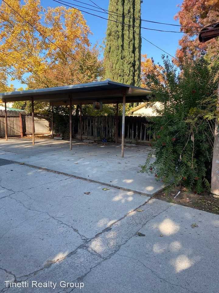 2229/2231 I St. - Photo 2 of 2