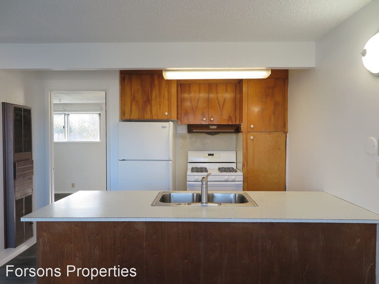 1074 Sun Rd - Photo 3 of 10