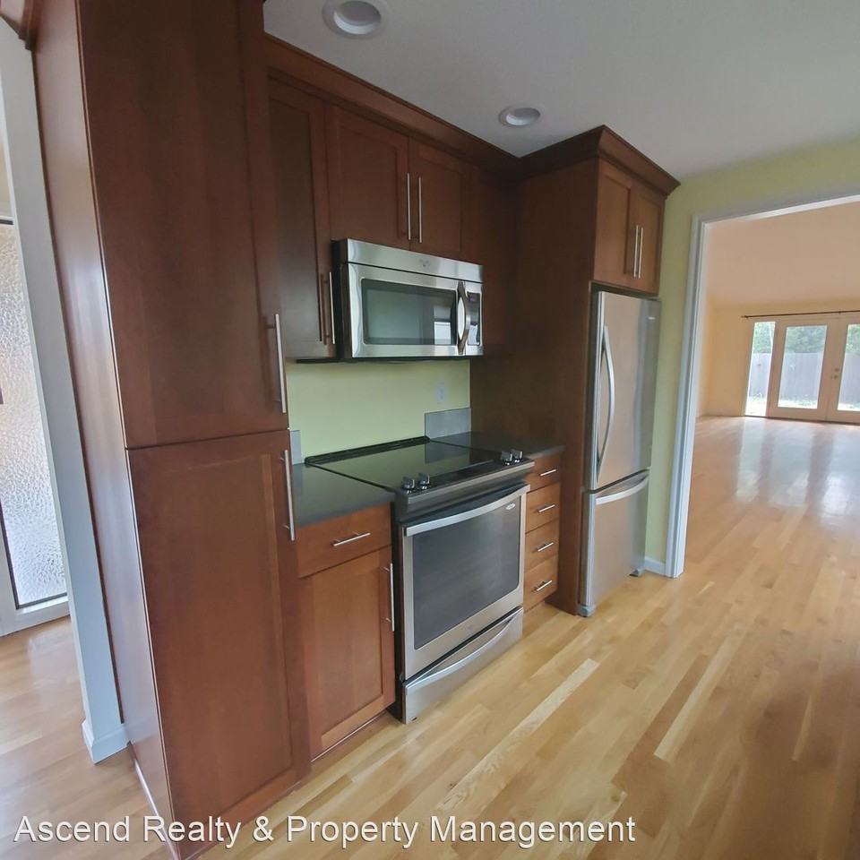 10112 Sw Crystal St - Photo 2 of 19