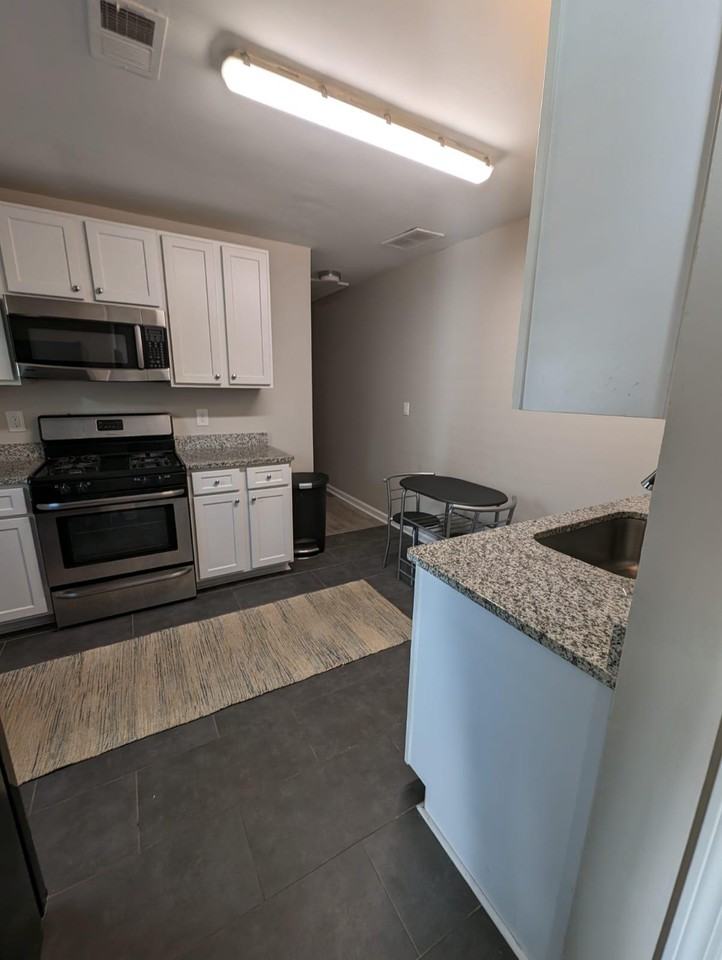 Mcdaniel St Sw - Photo 3 of 7